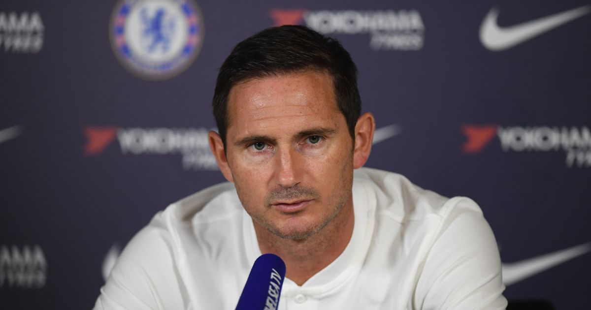 Frank Lampard : « Ben Chilwell se sent pas très bien depuis quelques jours psychologiquement et j’aurais dû peut être le laisser au repos, c’est ma faute ce carton rouge.