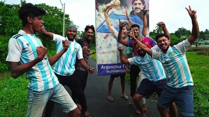 This is how fans welcome the national teams